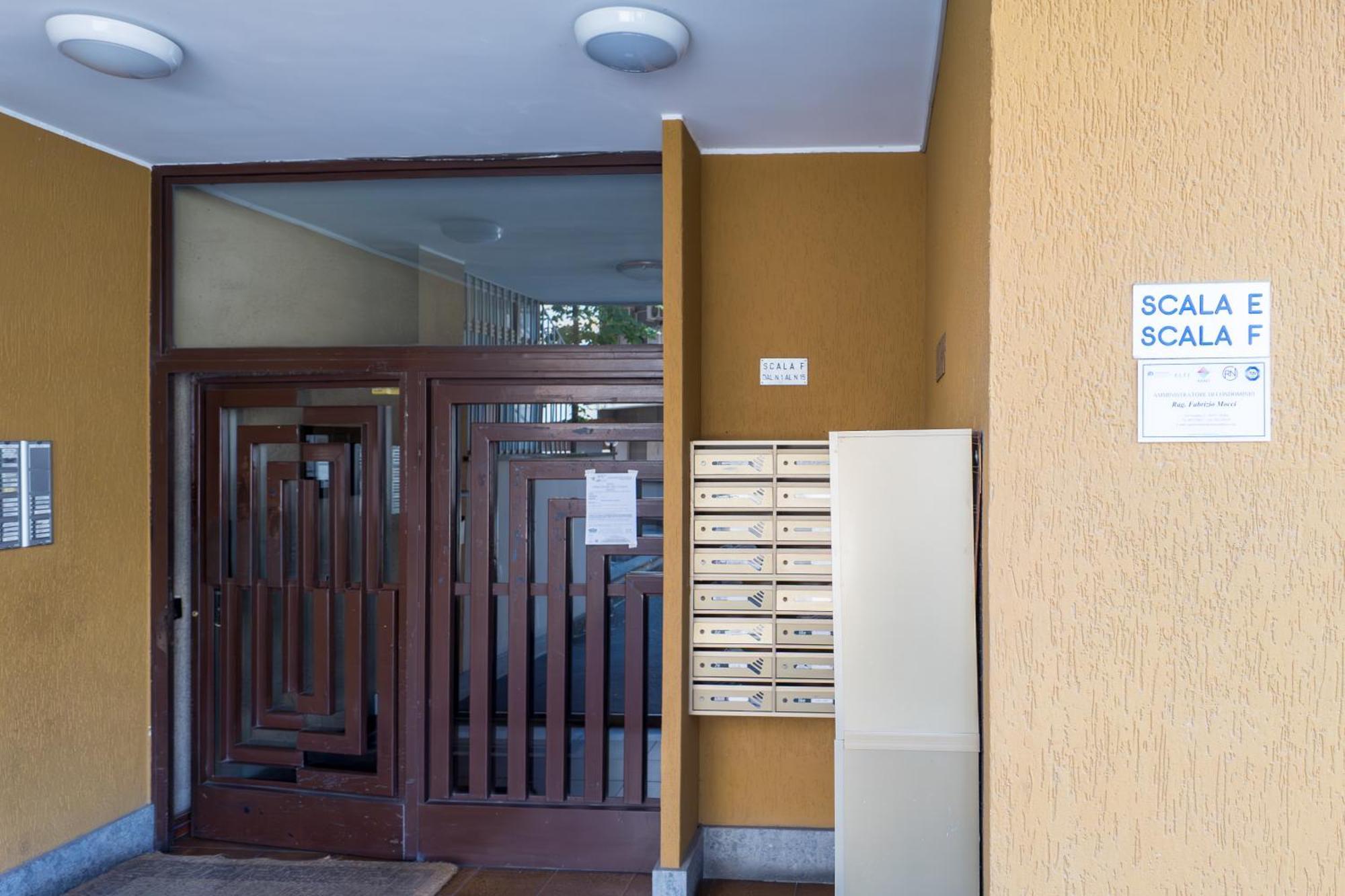 Apartment Elegant Hideaway Steps From St Peter Rom